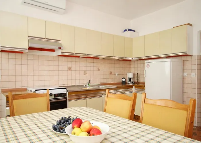 By The Sea Lumbarda, Korcula - 9295 *